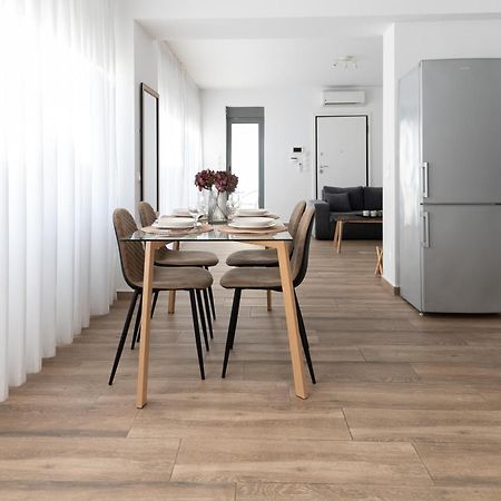 Stylish Spacious Apartment In Palaio Faliro Athens Luaran gambar