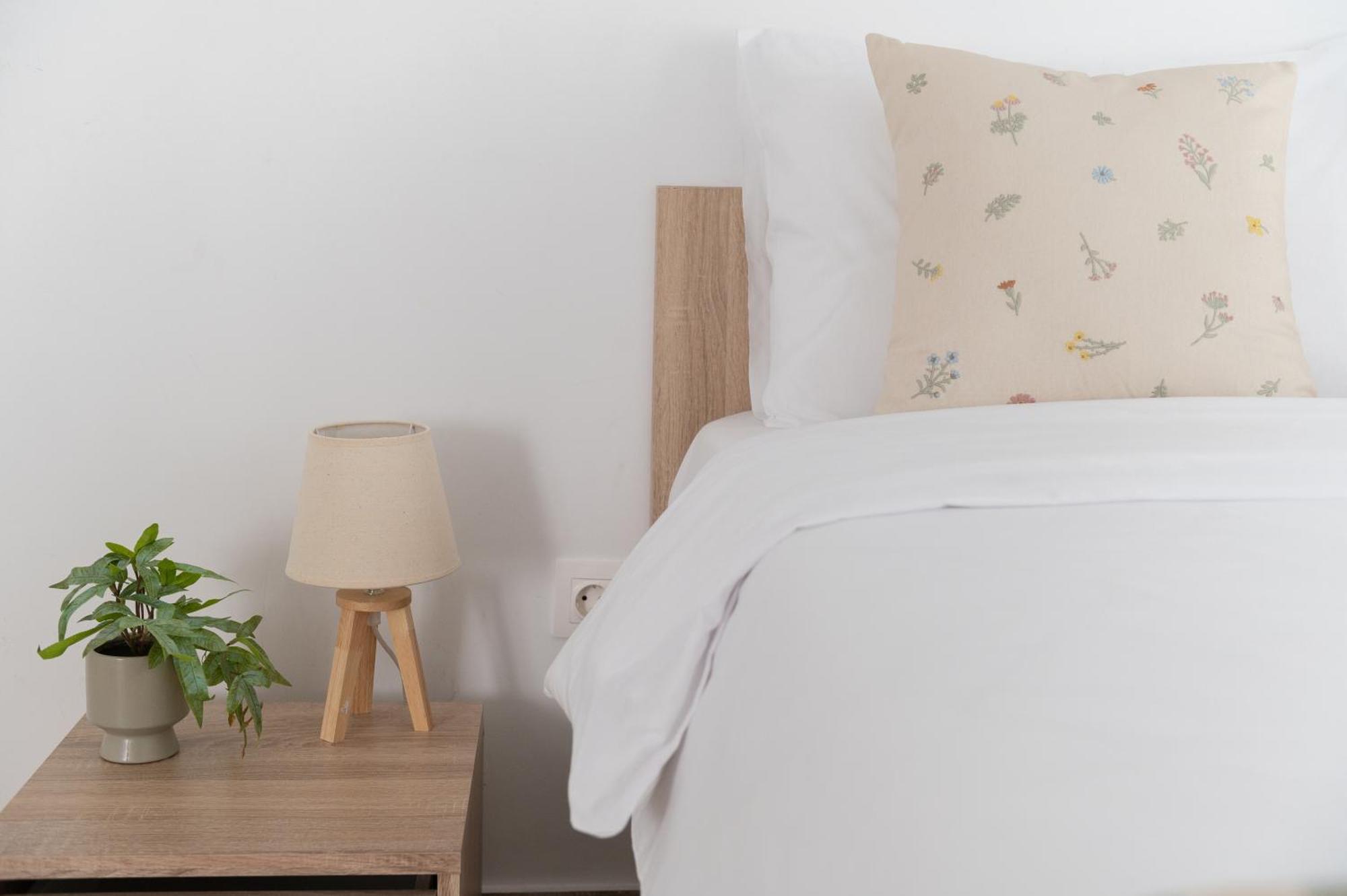 Stylish Spacious Apartment In Palaio Faliro Athens Luaran gambar
