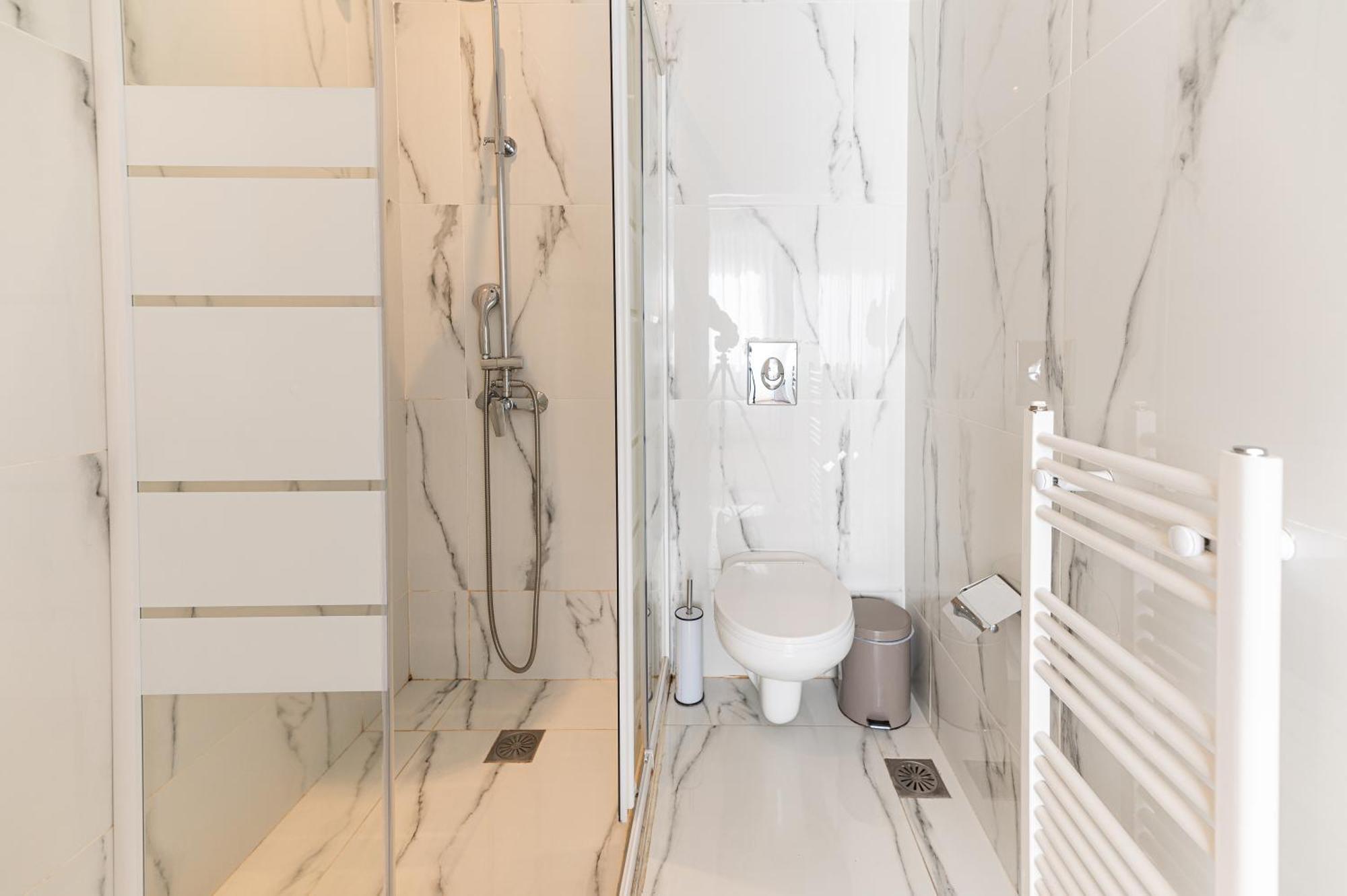 Stylish Spacious Apartment In Palaio Faliro Athens Luaran gambar