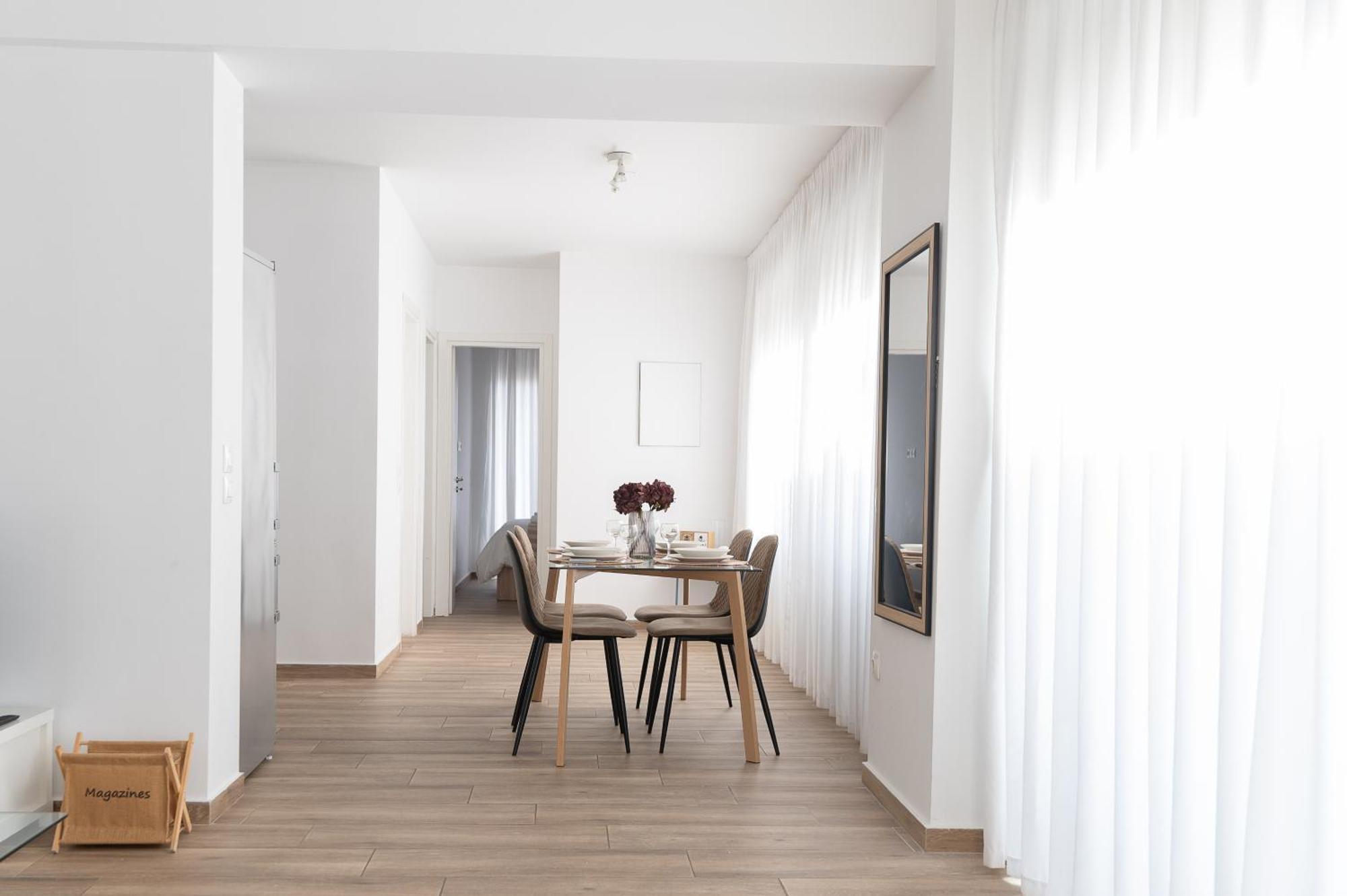 Stylish Spacious Apartment In Palaio Faliro Athens Luaran gambar
